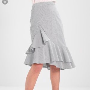 Banana Republic Asymmetrical Seersucker skirt